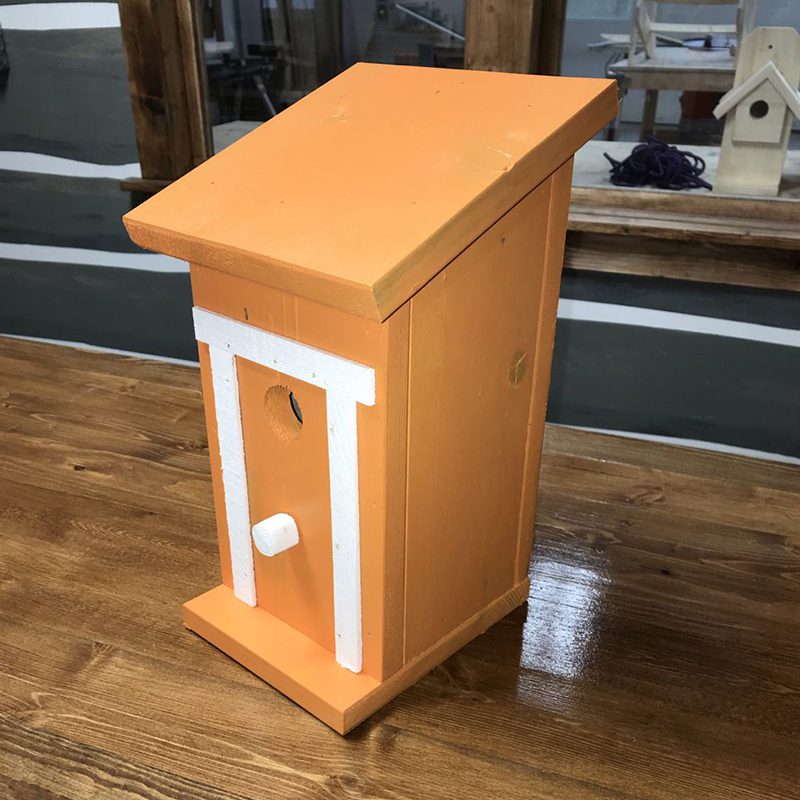 Easy Clean Birdhouse